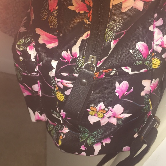 Mini Michael Kors bag! - Picture 3 of 4